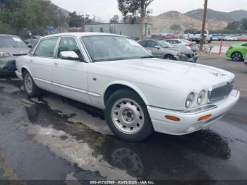  Salvage Jaguar Xj8