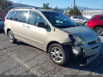  Salvage Toyota Sienna