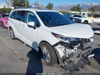  Salvage Toyota Sienna