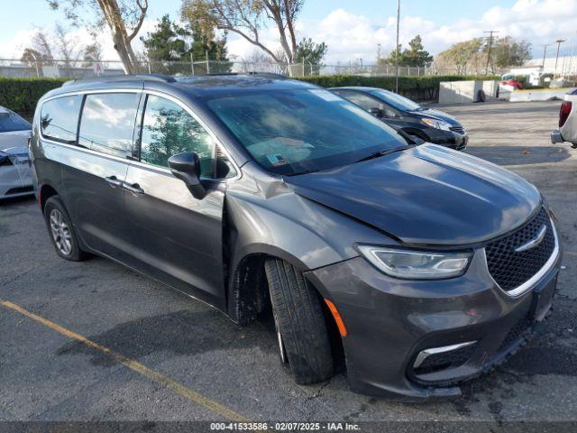  Salvage Chrysler Pacifica