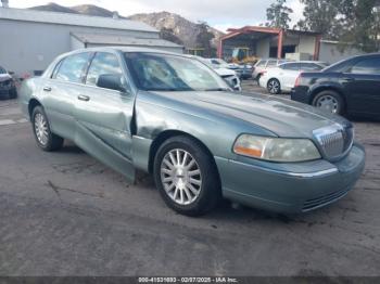  Salvage Lincoln Towncar