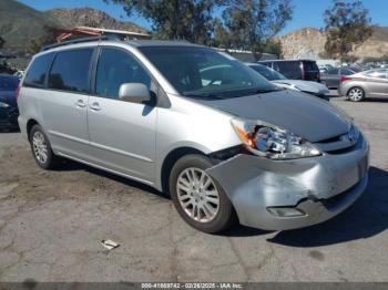  Salvage Toyota Sienna