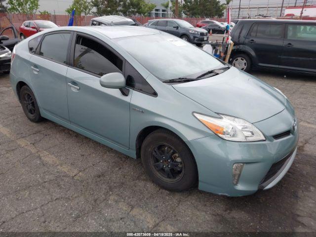  Salvage Toyota Prius