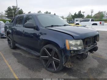  Salvage Chevrolet Avalanche 1500