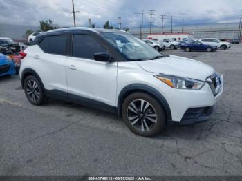  Salvage Nissan Kicks