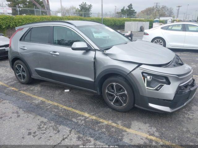  Salvage Kia Niro