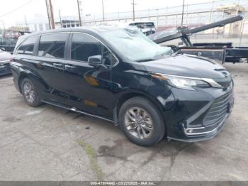  Salvage Toyota Sienna