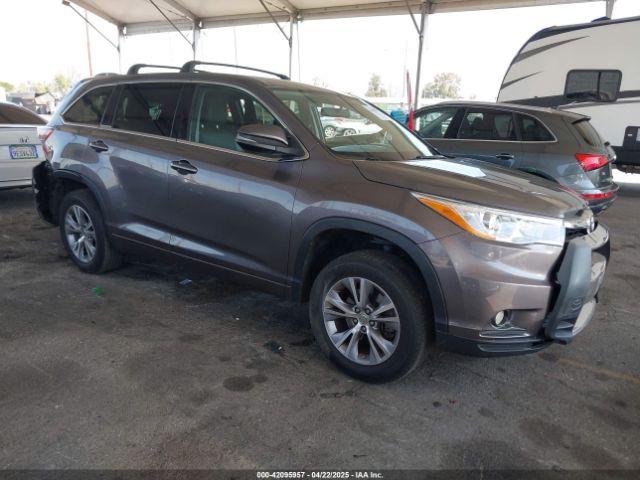  Salvage Toyota Highlander