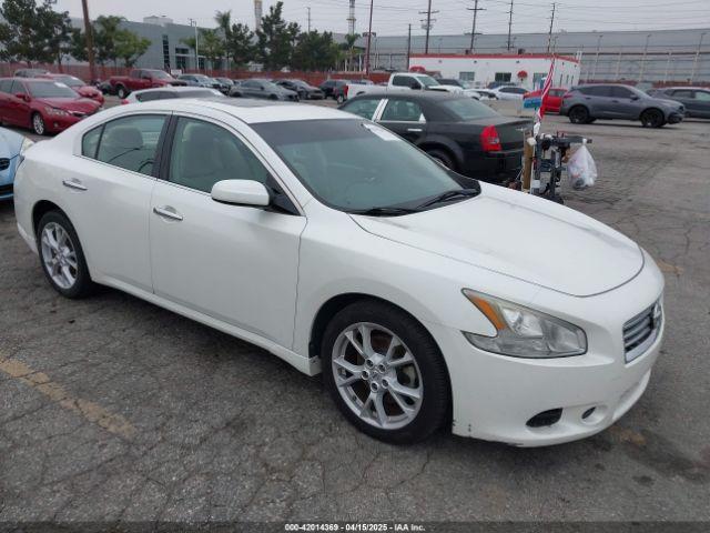  Salvage Nissan Maxima