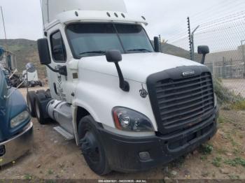  Salvage Freightliner Cascadia 125