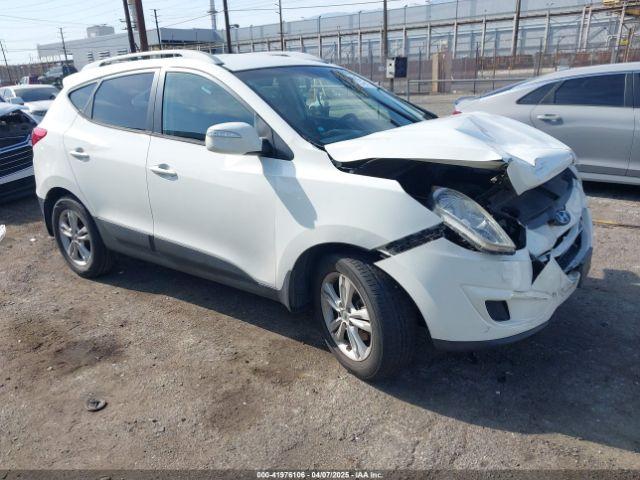  Salvage Hyundai TUCSON