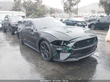  Salvage Ford Mustang