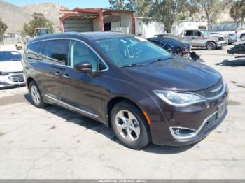  Salvage Chrysler Pacifica