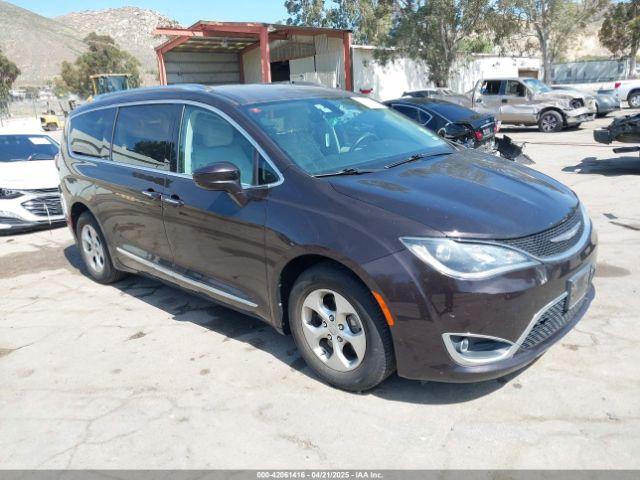  Salvage Chrysler Pacifica