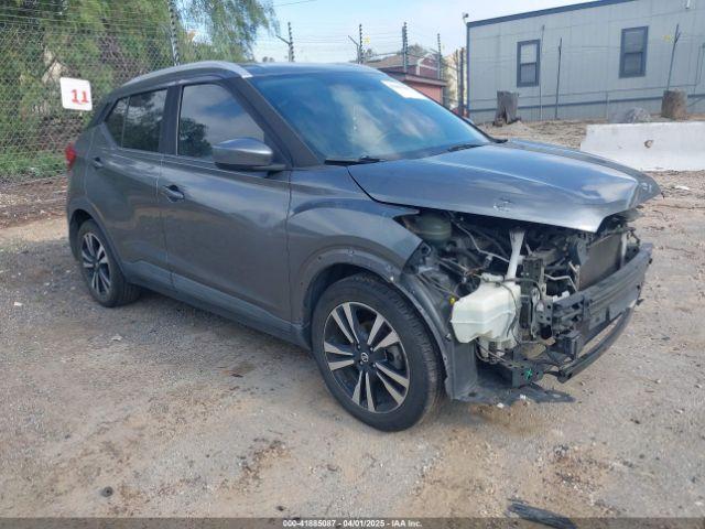  Salvage Nissan Kicks