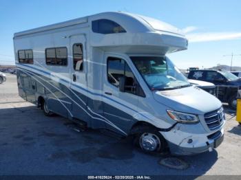  Salvage Winnebago Sprinter 3500xd
