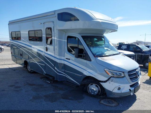  Salvage Winnebago Sprinter 3500xd