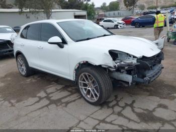  Salvage Porsche Cayenne