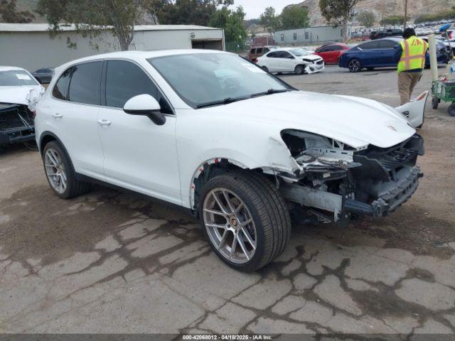  Salvage Porsche Cayenne