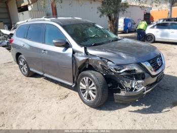  Salvage Nissan Pathfinder