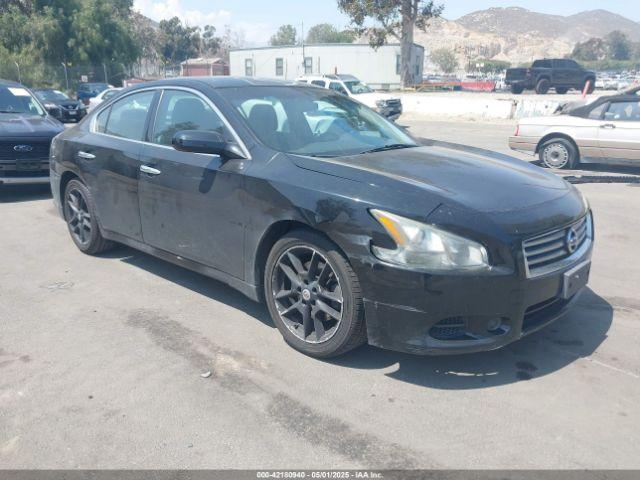  Salvage Nissan Maxima