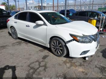 Salvage Nissan Altima
