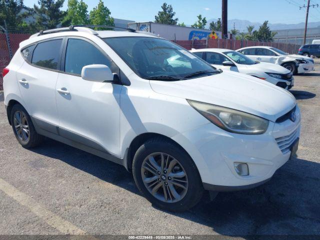  Salvage Hyundai TUCSON