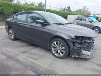  Salvage Chrysler 200