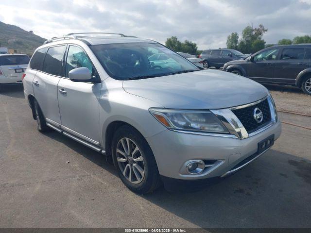  Salvage Nissan Pathfinder