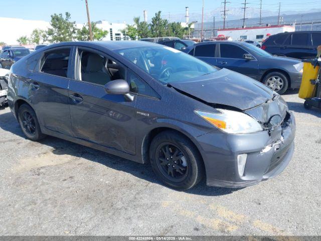  Salvage Toyota Prius