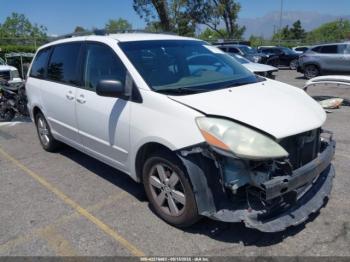  Salvage Toyota Sienna