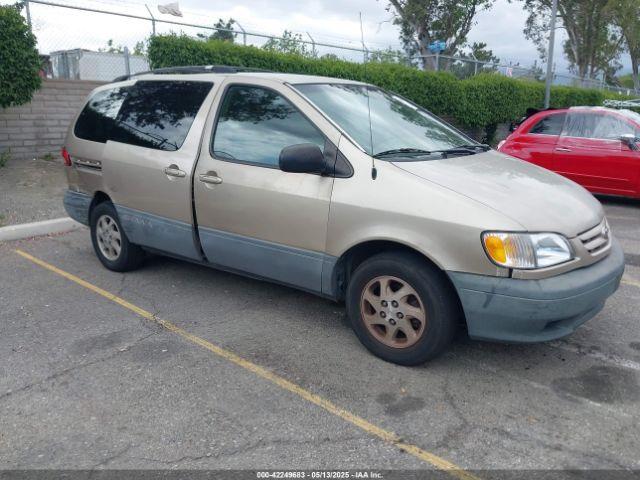  Salvage Toyota Sienna