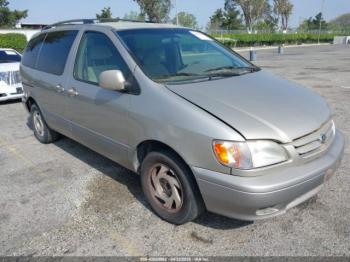  Salvage Toyota Sienna