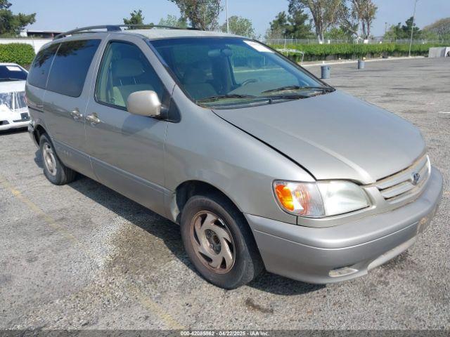  Salvage Toyota Sienna