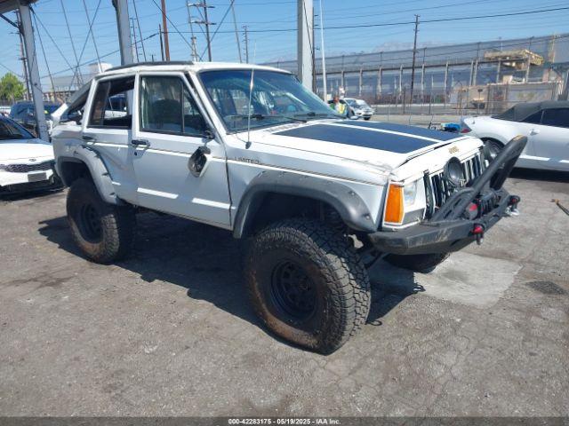  Salvage Jeep Cherokee