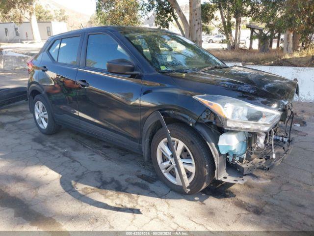  Salvage Nissan Kicks