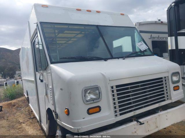  Salvage Workhorse Custom Cha Commercial Chassis