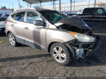  Salvage Hyundai TUCSON