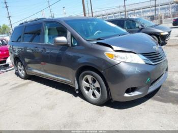  Salvage Toyota Sienna