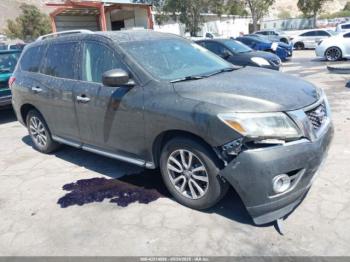  Salvage Nissan Pathfinder
