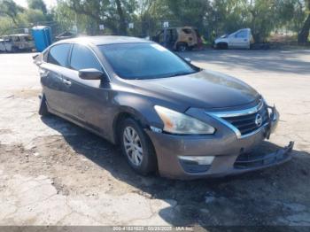  Salvage Nissan Altima