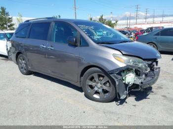  Salvage Toyota Sienna