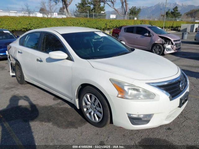  Salvage Nissan Altima