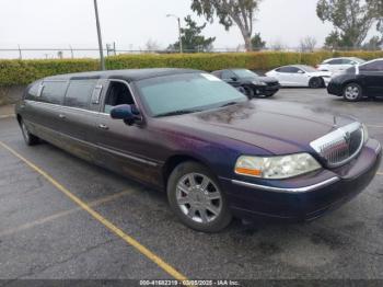  Salvage Lincoln Towncar