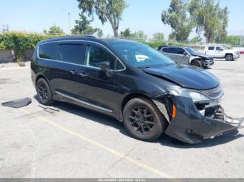  Salvage Chrysler Pacifica