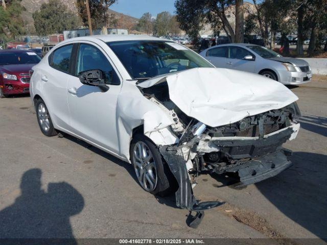  Salvage Toyota Yaris