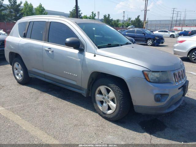  Salvage Jeep Compass