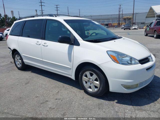  Salvage Toyota Sienna