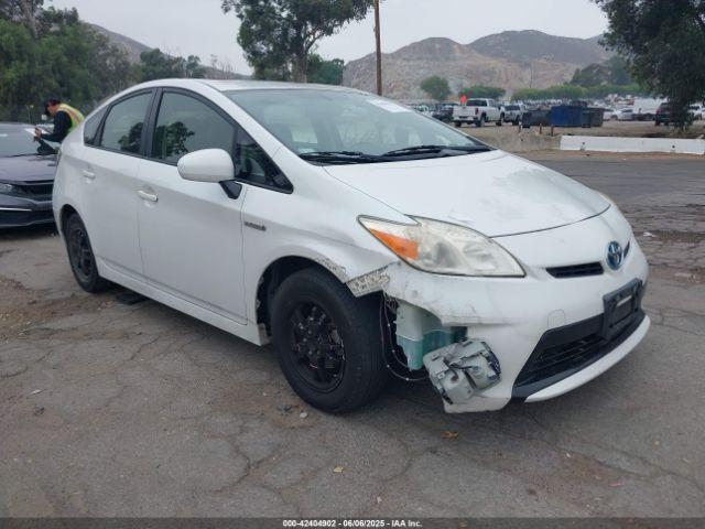  Salvage Toyota Prius