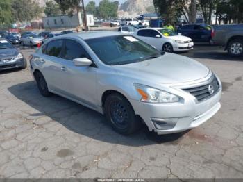  Salvage Nissan Altima